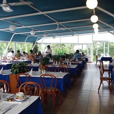 Hotel Adriatic Omišalj Buitenkant foto
