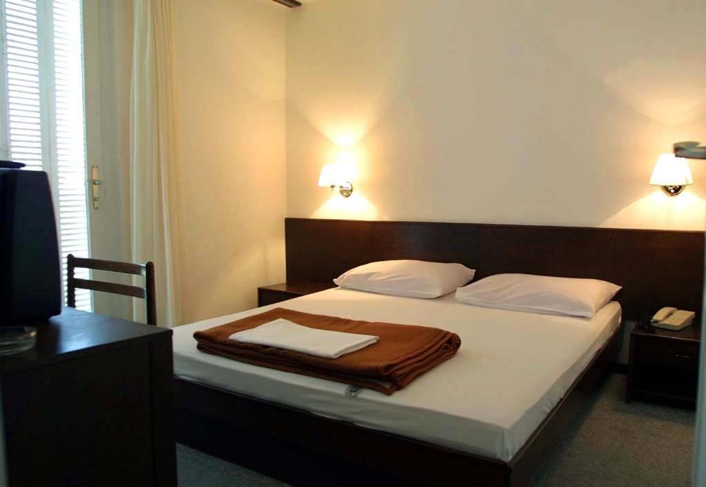 Hotel Adriatic Omišalj Buitenkant foto