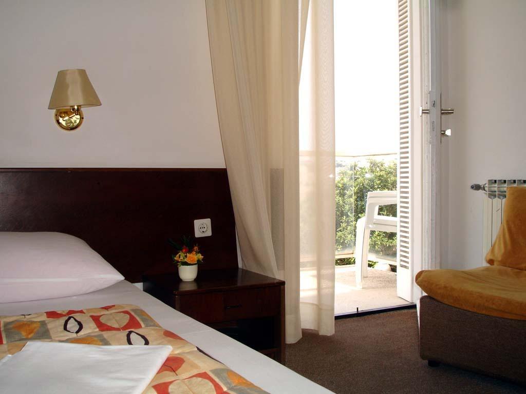 Hotel Adriatic Omišalj Kamer foto