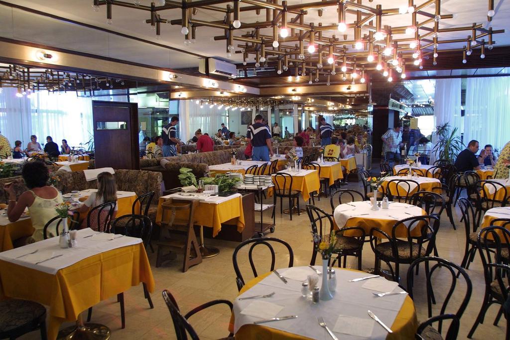 Hotel Adriatic Omišalj Buitenkant foto
