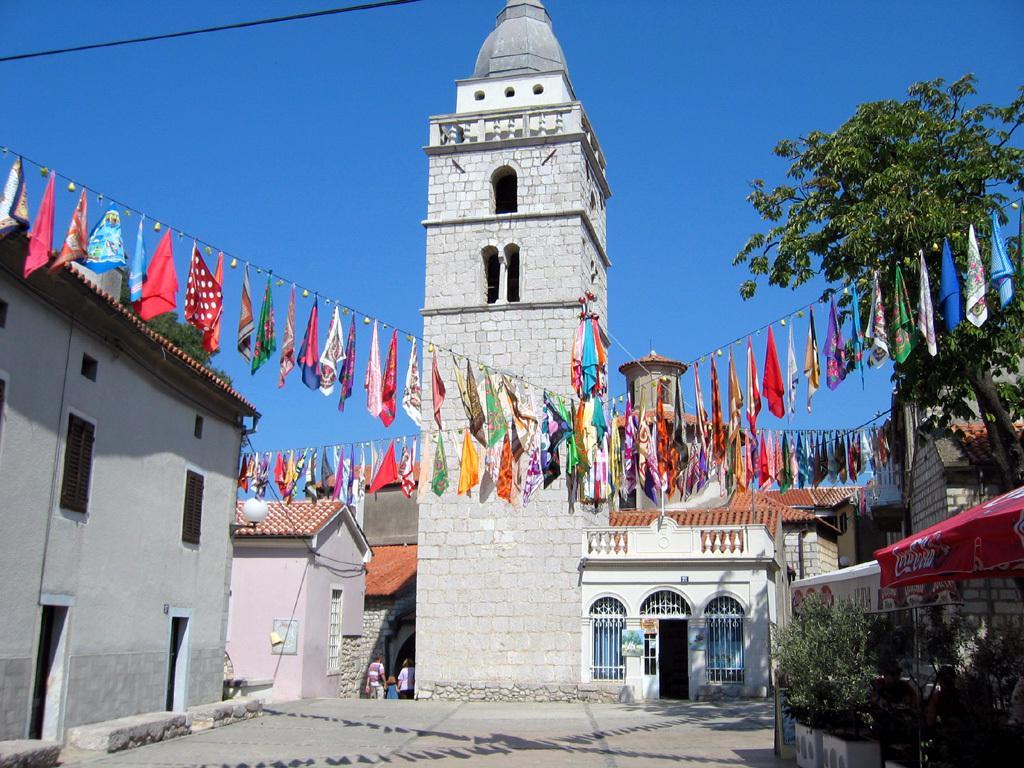 Hotel Adriatic Omišalj Buitenkant foto